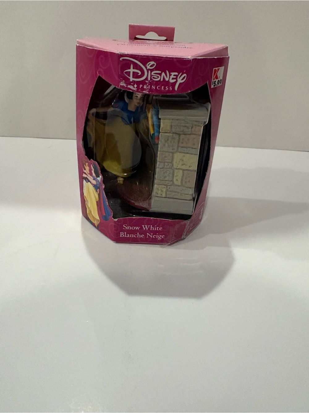 BRAND NEW Disney Snow White Chimney Ornament
